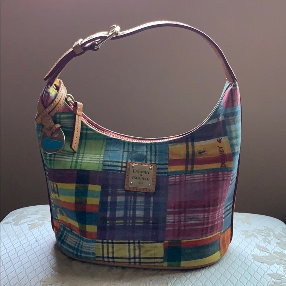 Dooney & Bourke (EXCELLENT CONDITION)